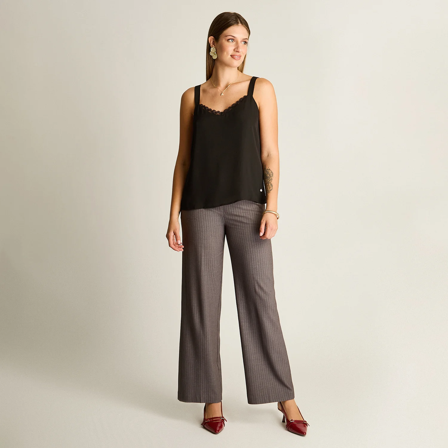 Blusa Pabilo Lencera Negra con Tirantes Ajustables - Image 4